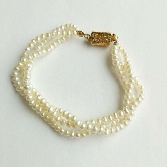 Creamy White 3 Row freshwater Pearl  bracelet - Picture 1 of 5